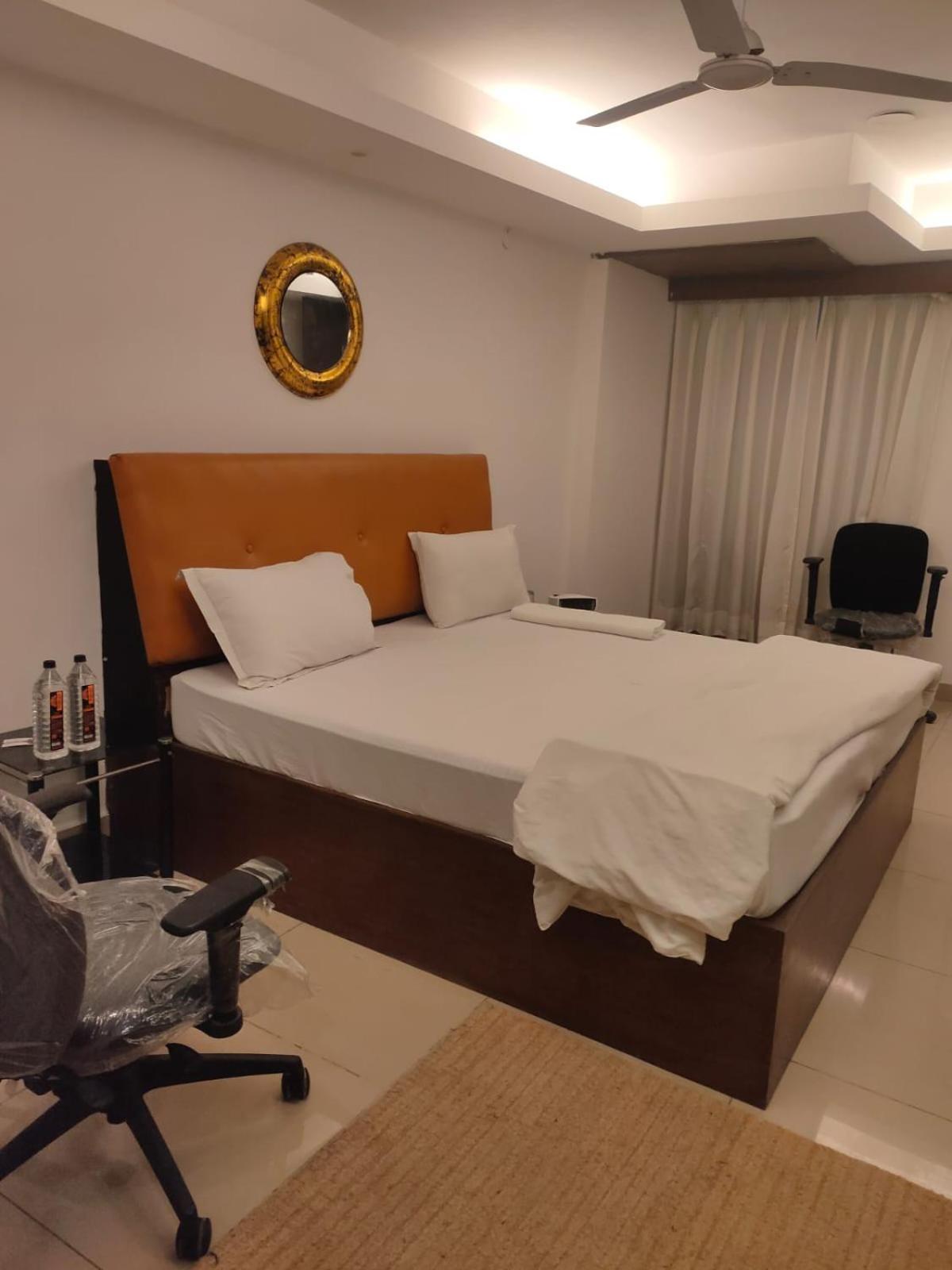 Hotel Blueberry นิวเดลี ภายนอก รูปภาพ
