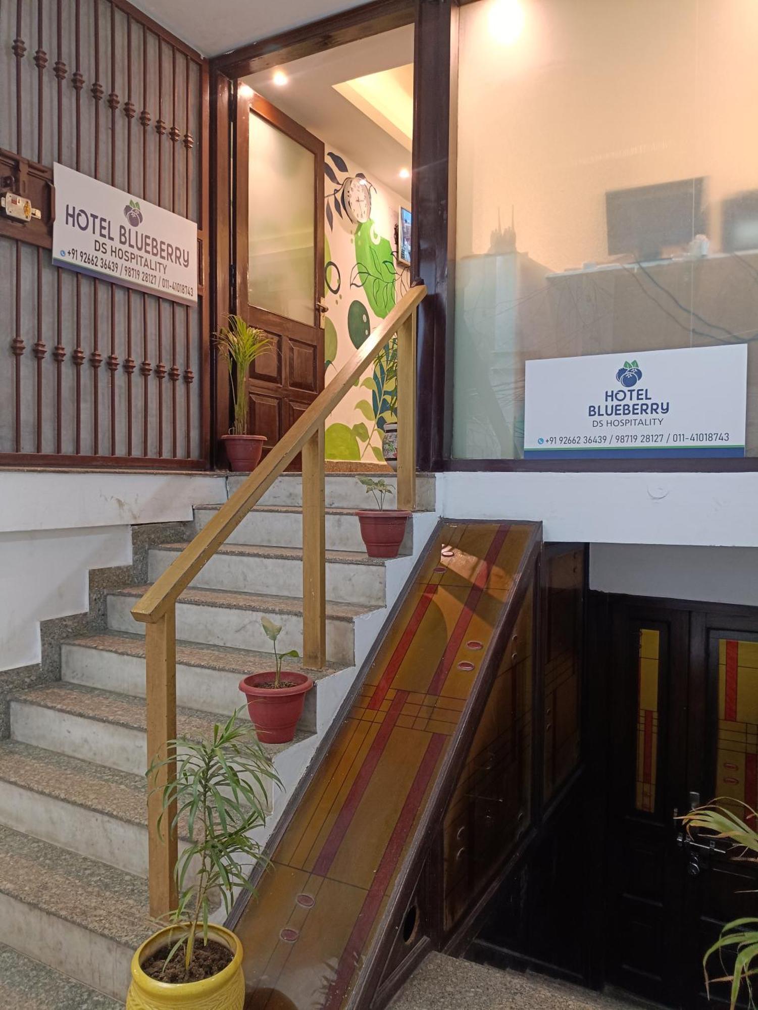 Hotel Blueberry นิวเดลี ภายนอก รูปภาพ